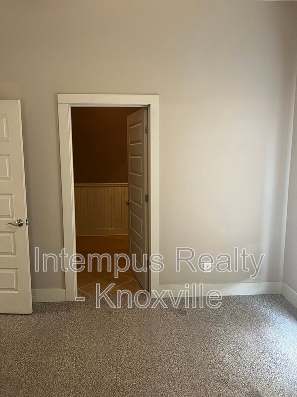 Building Photo - 229 Deaderick Ave