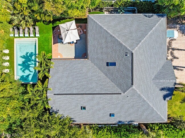 Building Photo - 339 4th Ave N