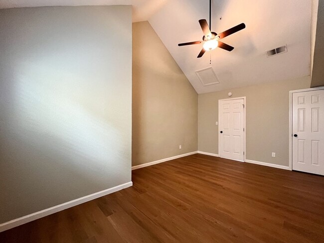 Building Photo - Updated Three Bedroom Home in the Heart of Napa