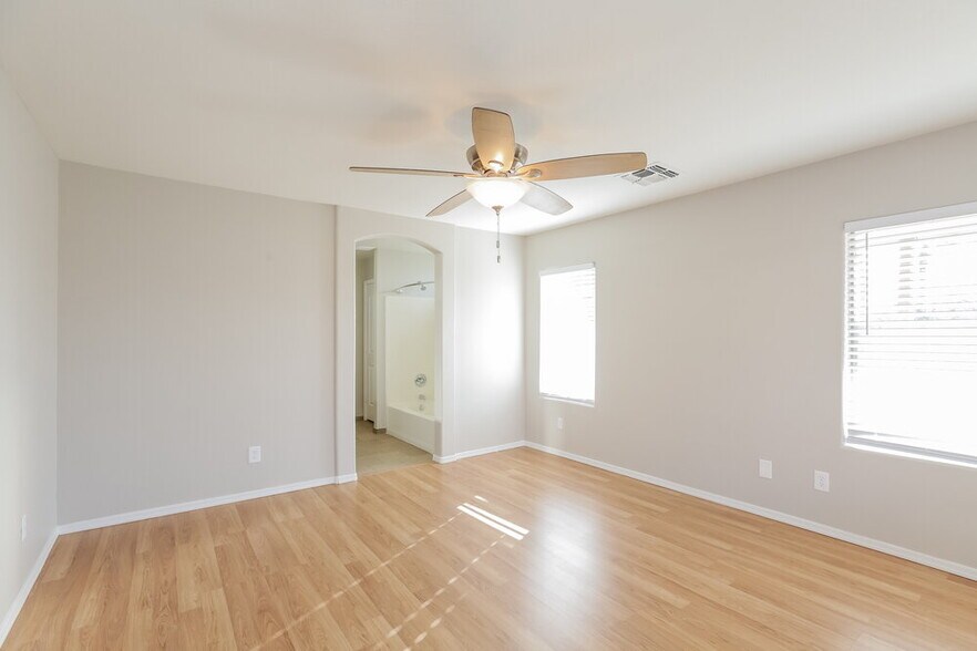 Building Photo - 13177 W Desert Ln