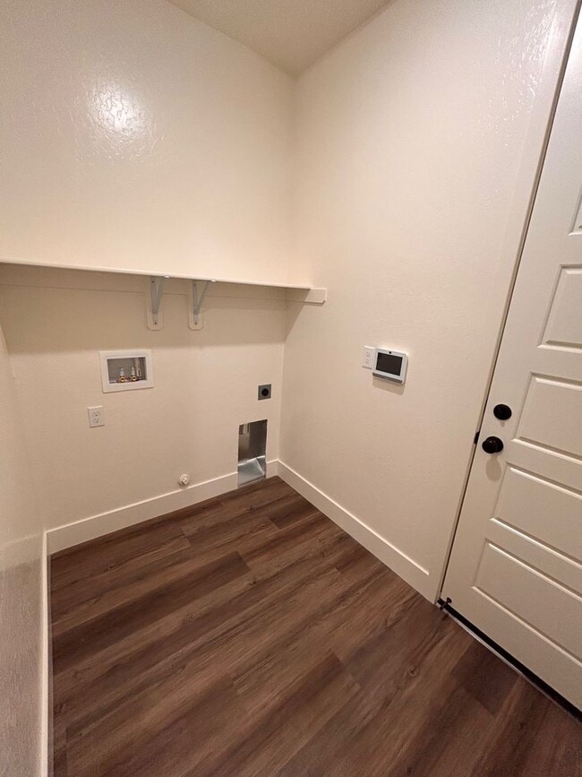 Building Photo - Beautiful Brand New home for rent in Visalia!