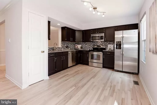 Kitchen - 5519 Stroud Ct