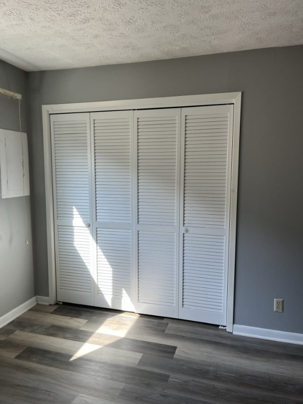 Building Photo - 639 E 10th St