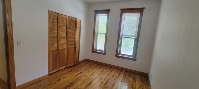 Building Photo - 3420 N Paulina St