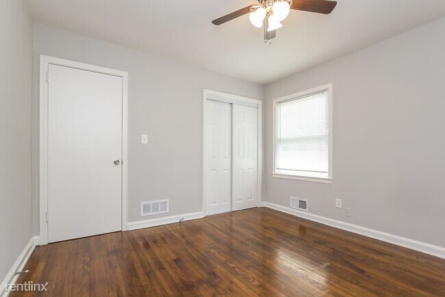 Building Photo - 3 br, 1 bath House - 3235 Bluebird Ln