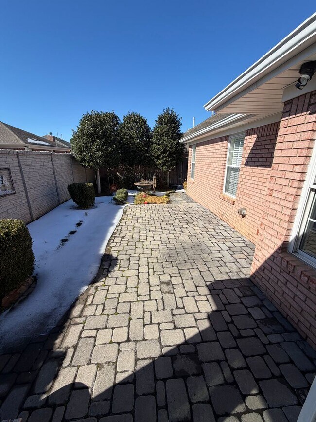 Building Photo - 1147 Junco Cove