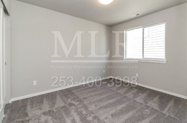 Building Photo - Nearly New Scenic Hill Home with Spacious ...