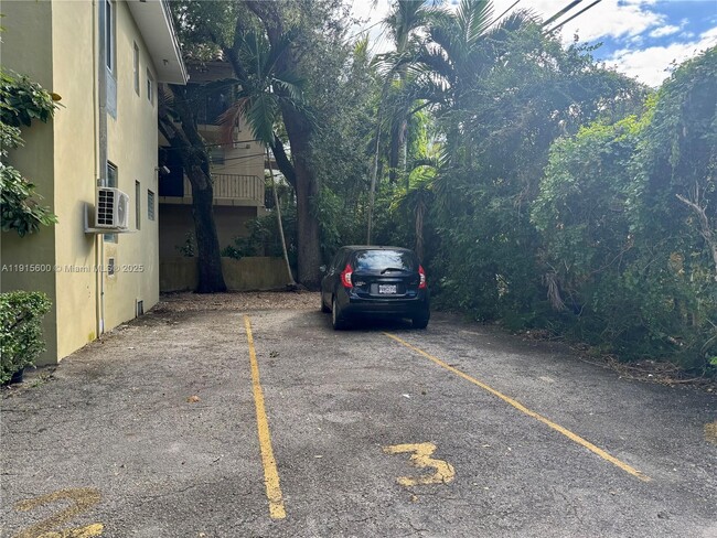 Building Photo - 300 Mendoza Ave