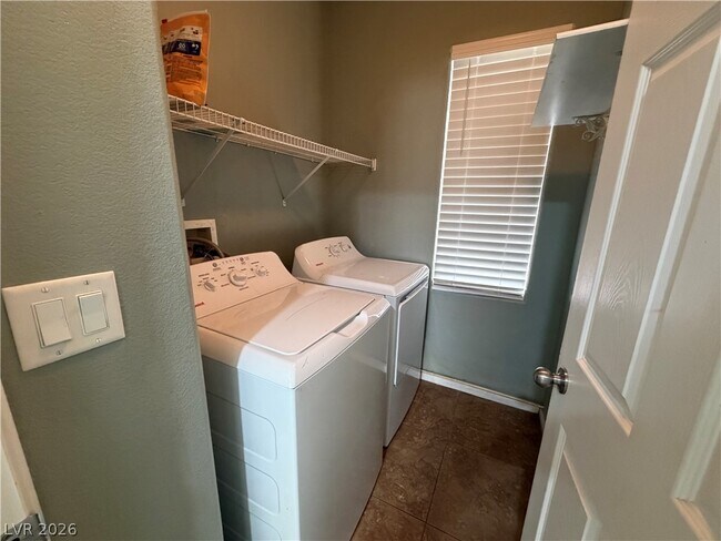 Building Photo - 9196 Grand Sunburst Ct