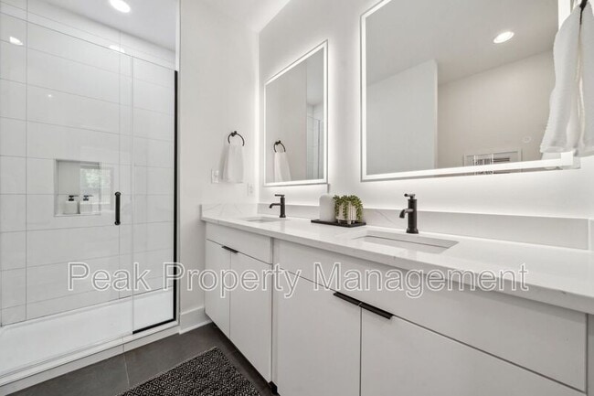 Building Photo - 1609 Pulaski St