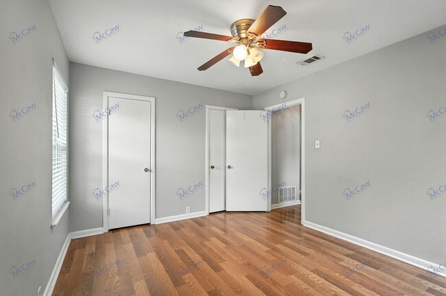 Building Photo - 1520 Hilltop Dr