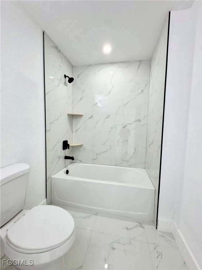 Building Photo - 668 Chemstrand St E