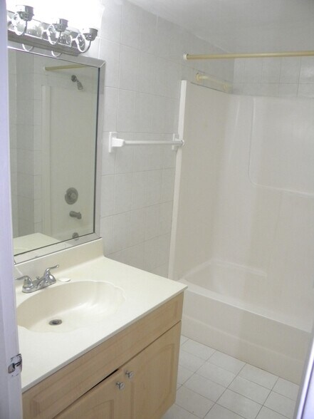 Building Photo - 10249 NW 9th Street Cir