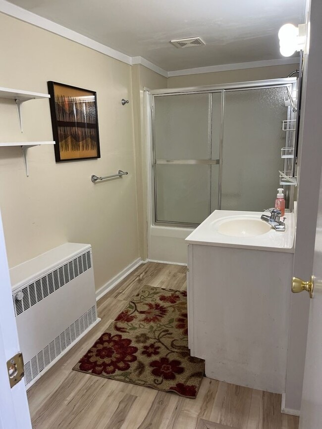 Building Photo - One Bedroom Old Louisville Cottage