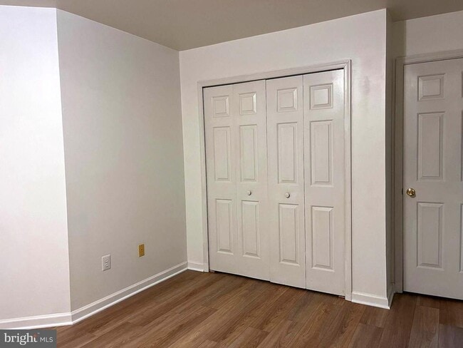 Building Photo - 5144 Woodfield Dr