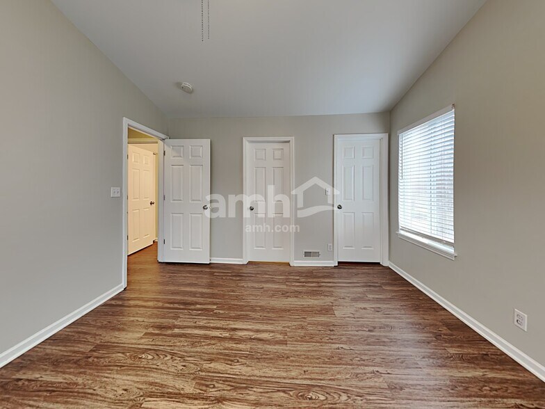 Building Photo - 21748 W Knollwood Dr