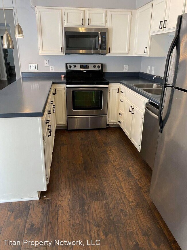 Building Photo - 2 br, 2 bath House - 7304 Fern Ave #19