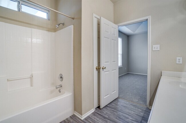 Building Photo - 5148 Senator Dr