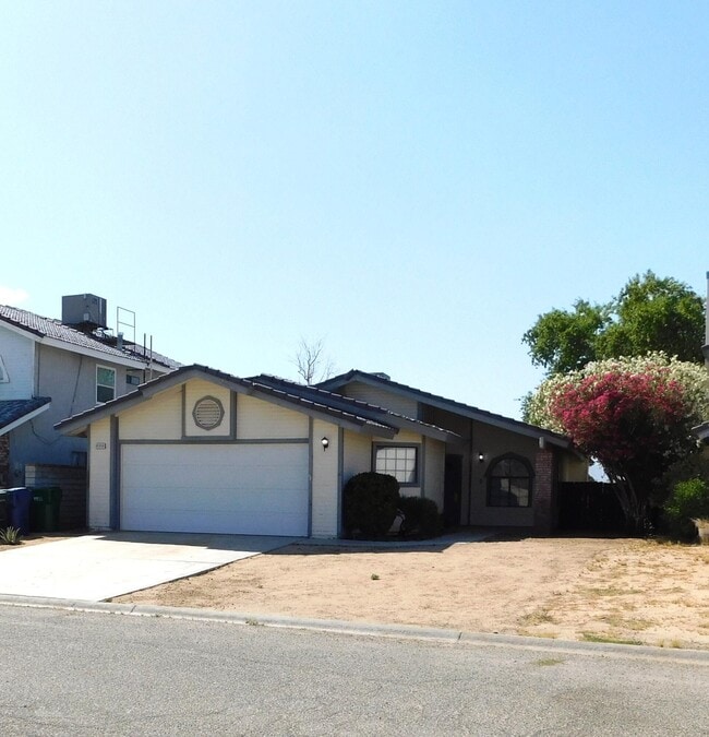Primary Photo - 21253 Windsong St