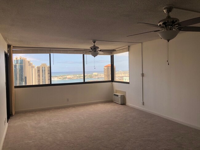 Living room from kitchen - 1255 Nuuanu Ave