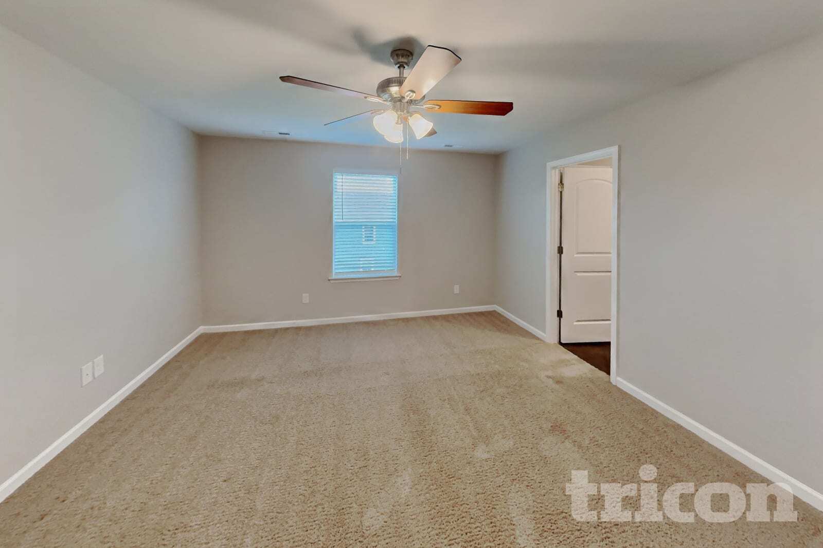 Building Photo - 215 Kirkside Dr