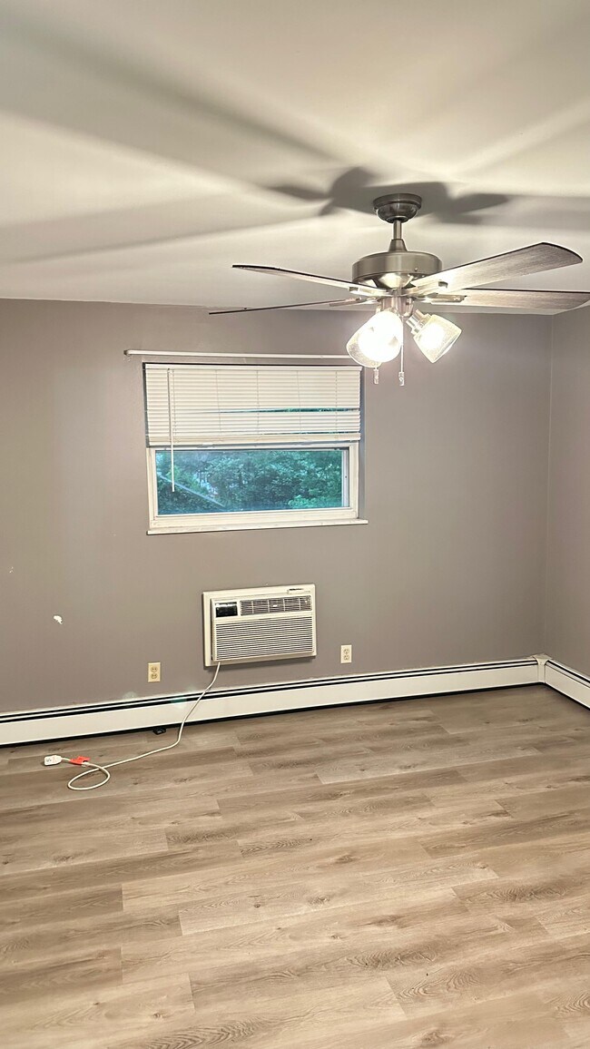 Building Photo - 2915 Mignon Ave