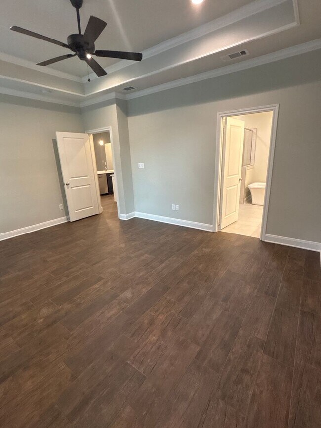 Building Photo - Beautiful South Tyler Rental in Royal Vista Estates!