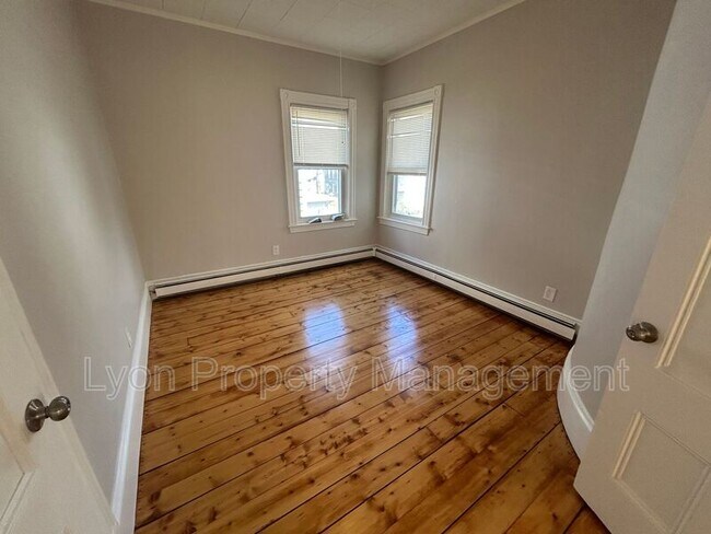 Building Photo - 34 Hodges Ave