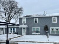 Building Photo - 9469 N Parkwood Dr