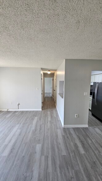 Building Photo - 2005 Ravens Crest Dr