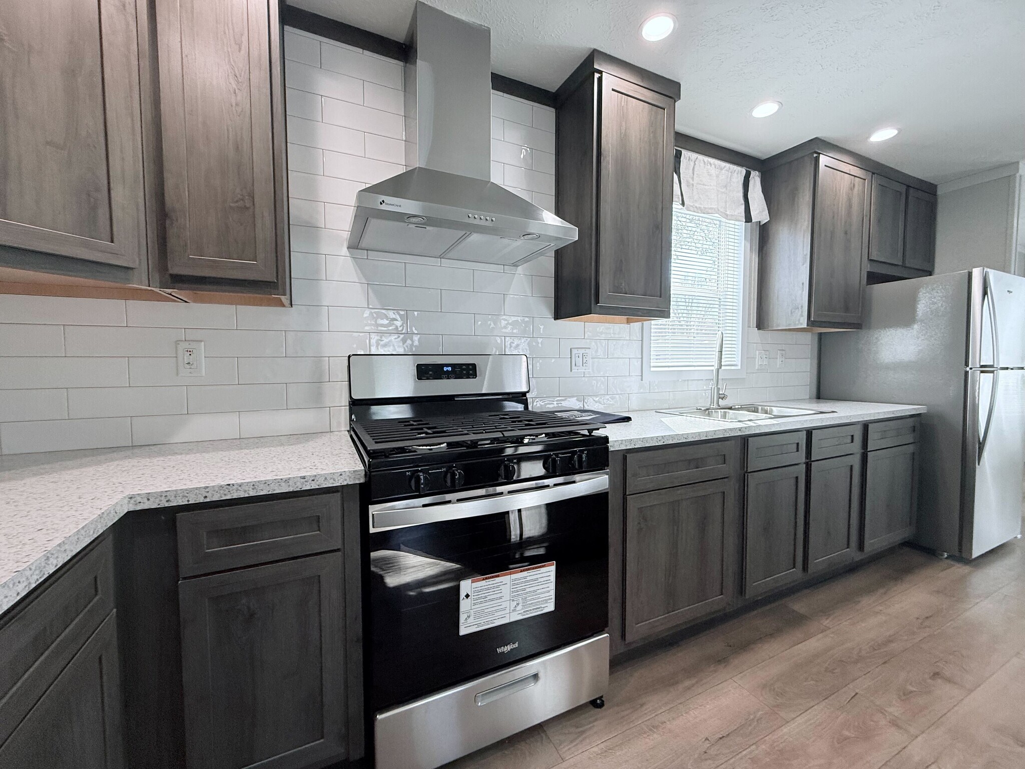 Building Photo - 29909 Flushing Dr