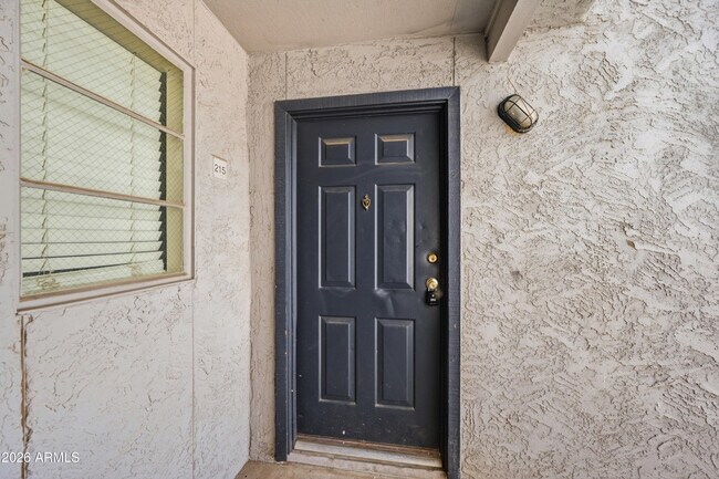 Building Photo - 4410 N Longview Ave