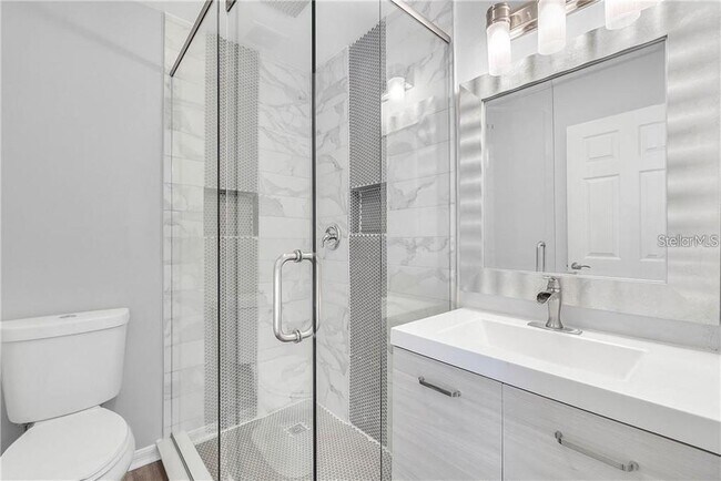 Building Photo - 1610 Tulane St