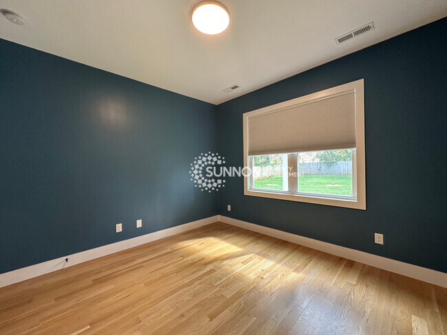 Building Photo - Gorgeous Updated 4 Bedroom Ranch Home