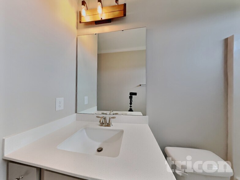 Building Photo - 25 Fish Whistle Ct