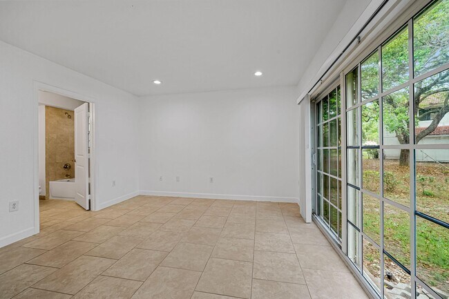 Building Photo - 3525 NW 114th Ln