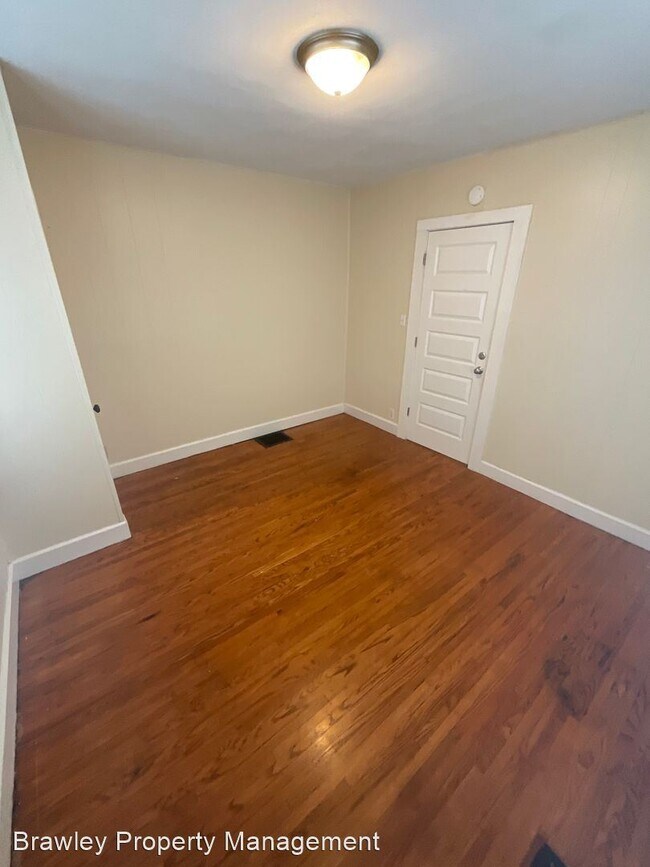 Building Photo - 5 br, 2 bath House - 609 N. Dunn St
