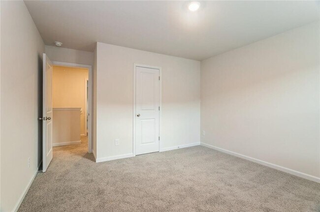Building Photo - 631 Mackenzie Cv