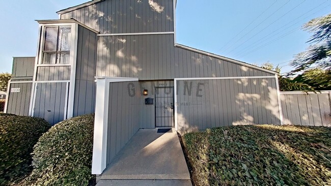 Primary Photo - 2 Bedroom- Two Story - Updated Townhome in...