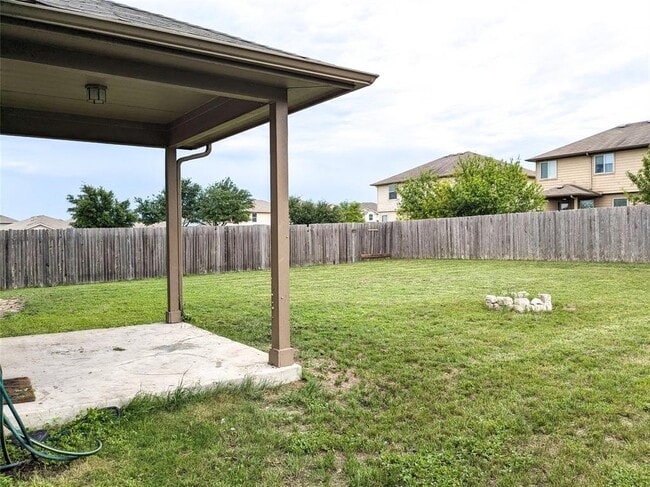 Building Photo - 108 Lavaca Loop