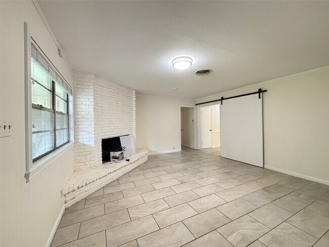 Building Photo - 12342 Barryknoll Ln