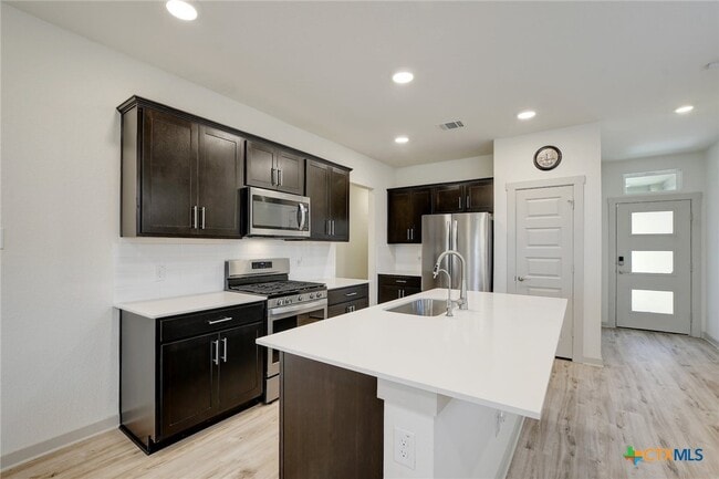 Building Photo - 121 Fairfax Ave