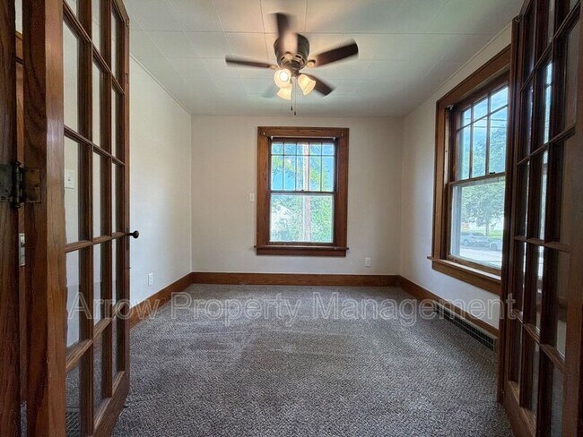 Building Photo - 415 N 32nd St