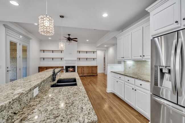 Building Photo - Stunning rental home on a premium lot in s...