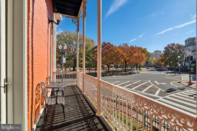 Building Photo - 4 Logan Cir NW