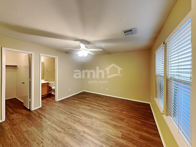 Building Photo - 6114 Elton Knolls St