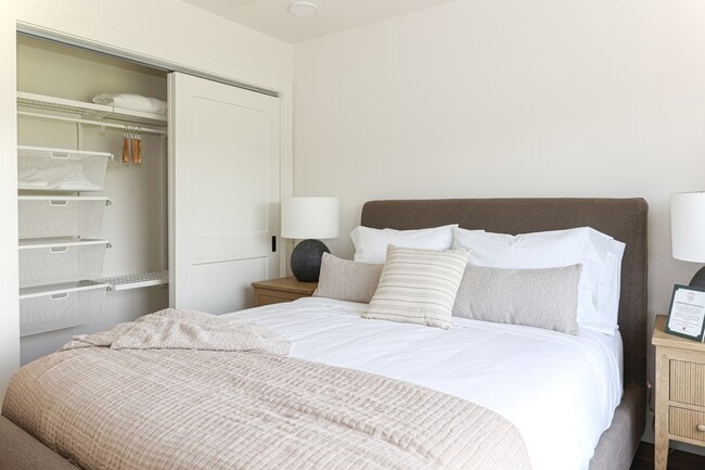 Building Photo - 1745 E Rex Rd