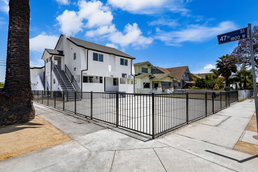 Building Photo - 4700 S Gramercy Pl