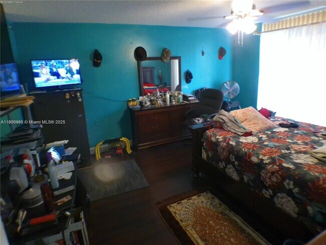 Building Photo - 430 NW 214th St