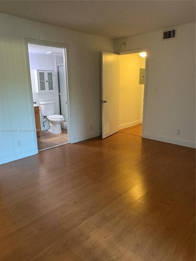 Building Photo - 7680 Westwood Dr